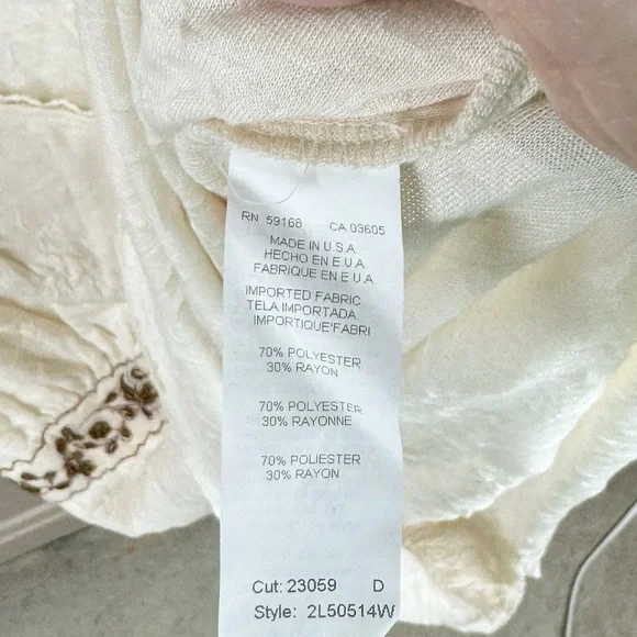 Karen Kane Cream V Neck Floral Crinkle Flare Sleeve Top Size 2X - Picture 9 of 10